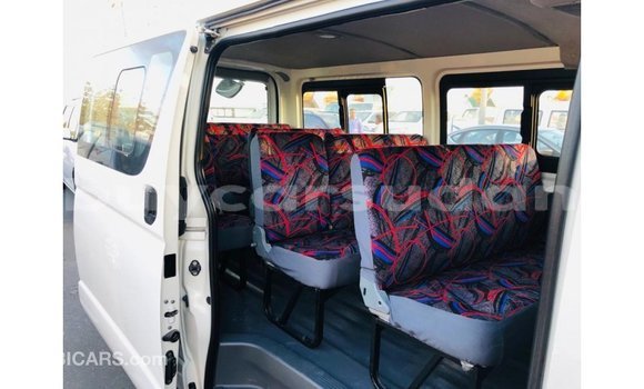 Acheter Import Voiture Toyota Hiace Blanc à Import - Dubai, État d'Al Jazirah Acheter Import Voiture Toyota Hiace Blanc à Import - Dubai, État d'Al Jazirah