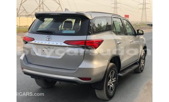 Acheter Import Voiture Toyota Fortuner Autre à Import - Dubai, État d'Al Jazirah Acheter Import Voiture Toyota Fortuner Autre à Import - Dubai, État d'Al Jazirah