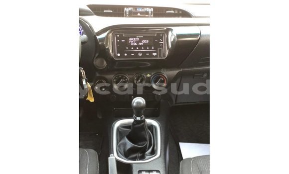 Buy Import Toyota Hilux White Car in Import - Dubai in Al Jazirah State Buy Import Toyota Hilux White Car in Import - Dubai in Al Jazirah State