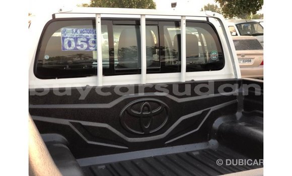 Buy Import Toyota Hilux White Car in Import - Dubai in Al Jazirah State Buy Import Toyota Hilux White Car in Import - Dubai in Al Jazirah State