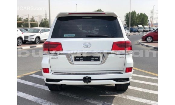 Buy Import Toyota Land Cruiser White Car in Import - Dubai in Al Jazirah State Buy Import Toyota Land Cruiser White Car in Import - Dubai in Al Jazirah State