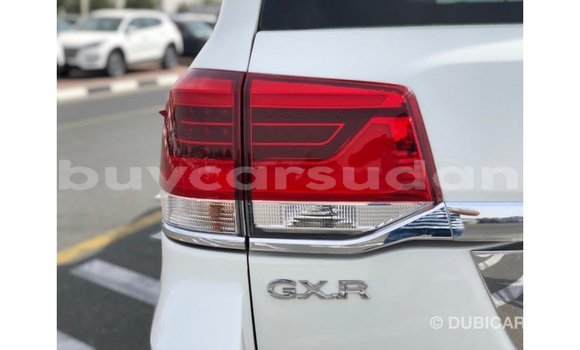 Buy Import Toyota Land Cruiser White Car in Import - Dubai in Al Jazirah State Buy Import Toyota Land Cruiser White Car in Import - Dubai in Al Jazirah State