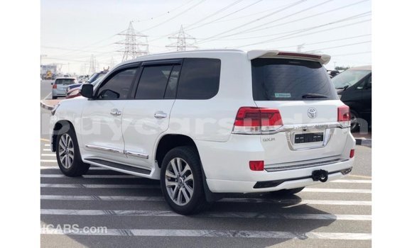 Buy Import Toyota Land Cruiser White Car in Import - Dubai in Al Jazirah State Buy Import Toyota Land Cruiser White Car in Import - Dubai in Al Jazirah State
