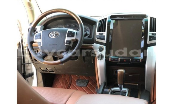 Buy Import Toyota Land Cruiser White Car in Import - Dubai in Al Jazirah State Buy Import Toyota Land Cruiser White Car in Import - Dubai in Al Jazirah State