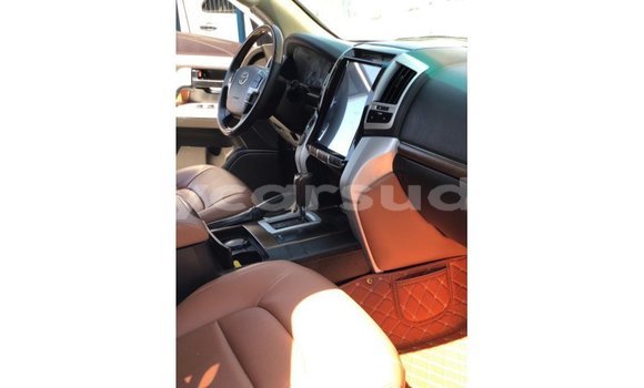 Buy Import Toyota Land Cruiser White Car in Import - Dubai in Al Jazirah State Buy Import Toyota Land Cruiser White Car in Import - Dubai in Al Jazirah State