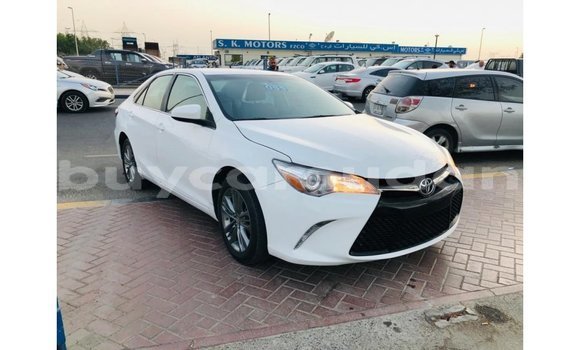 Buy Import Toyota Camry White Car in Import - Dubai in Al Jazirah State