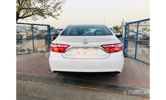 Acheter Import Voiture Toyota Camry Blanc à Import - Dubai, État d'Al Jazirah Acheter Import Voiture Toyota Camry Blanc à Import - Dubai, État d'Al Jazirah