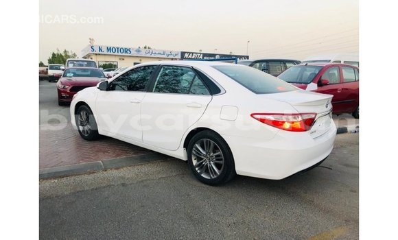 Acheter Import Voiture Toyota Camry Blanc à Import - Dubai, État d'Al Jazirah Acheter Import Voiture Toyota Camry Blanc à Import - Dubai, État d'Al Jazirah