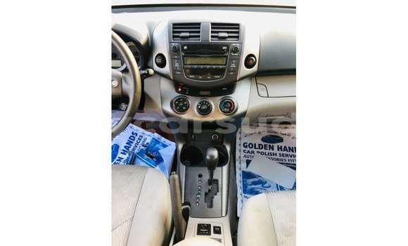 Acheter Import Utilitaire Toyota HiAce Rouge à Import - Dubai, État d'Al Jazirah Acheter Import Utilitaire Toyota HiAce Rouge à Import - Dubai, État d'Al Jazirah