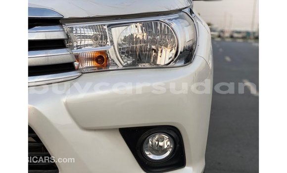 Acheter Import Voiture Toyota Hilux Blanc à Import - Dubai, État d'Al Jazirah Acheter Import Voiture Toyota Hilux Blanc à Import - Dubai, État d'Al Jazirah