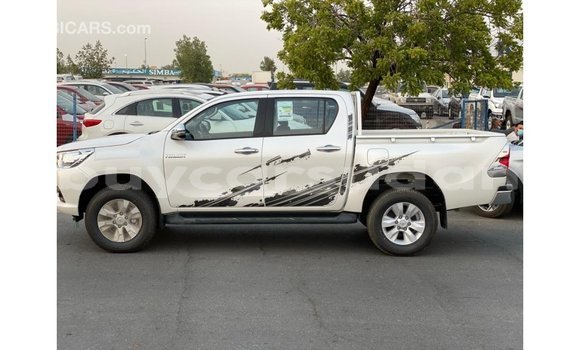 Acheter Import Voiture Toyota Hilux Blanc à Import - Dubai, État d'Al Jazirah Acheter Import Voiture Toyota Hilux Blanc à Import - Dubai, État d'Al Jazirah