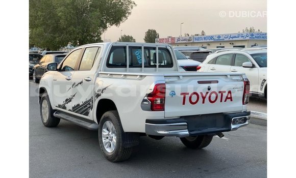 Acheter Import Voiture Toyota Hilux Blanc à Import - Dubai, État d'Al Jazirah Acheter Import Voiture Toyota Hilux Blanc à Import - Dubai, État d'Al Jazirah