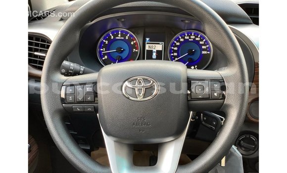 Acheter Import Voiture Toyota Hilux Blanc à Import - Dubai, État d'Al Jazirah Acheter Import Voiture Toyota Hilux Blanc à Import - Dubai, État d'Al Jazirah