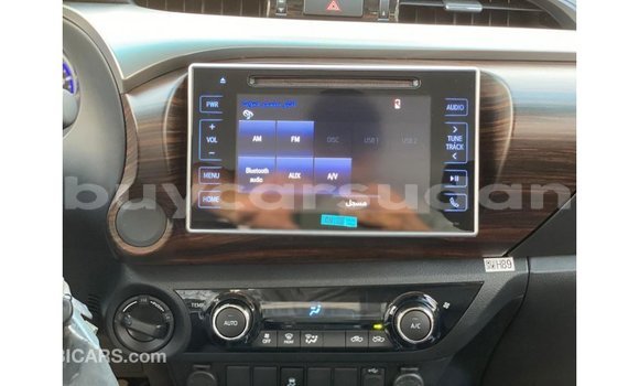 Acheter Import Voiture Toyota Hilux Blanc à Import - Dubai, État d'Al Jazirah Acheter Import Voiture Toyota Hilux Blanc à Import - Dubai, État d'Al Jazirah