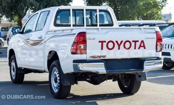 Buy Import Toyota Hilux White Car in Import - Dubai in Al Jazirah State Buy Import Toyota Hilux White Car in Import - Dubai in Al Jazirah State