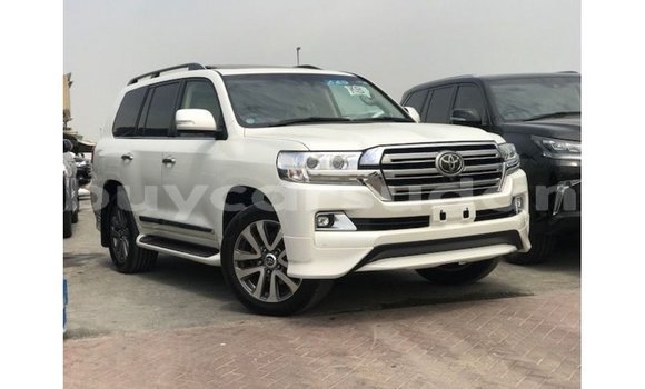 Acheter Import Voiture Toyota Land Cruiser Blanc à Import - Dubai, État d'Al Jazirah