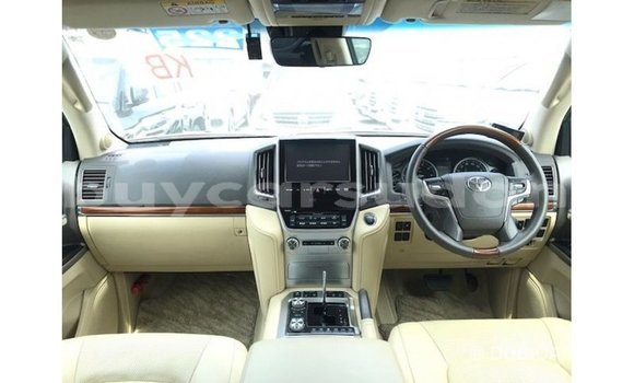 Buy Import Toyota Land Cruiser White Car in Import - Dubai in Al Jazirah State Buy Import Toyota Land Cruiser White Car in Import - Dubai in Al Jazirah State