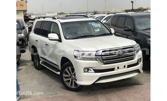 Buy Import Toyota Land Cruiser White Car in Import - Dubai in Al Jazirah State Buy Import Toyota Land Cruiser White Car in Import - Dubai in Al Jazirah State
