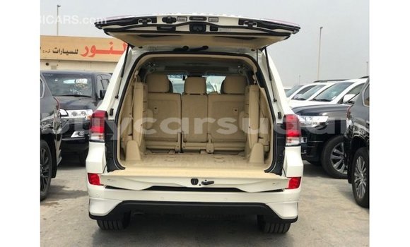 Buy Import Toyota Land Cruiser White Car in Import - Dubai in Al Jazirah State Buy Import Toyota Land Cruiser White Car in Import - Dubai in Al Jazirah State