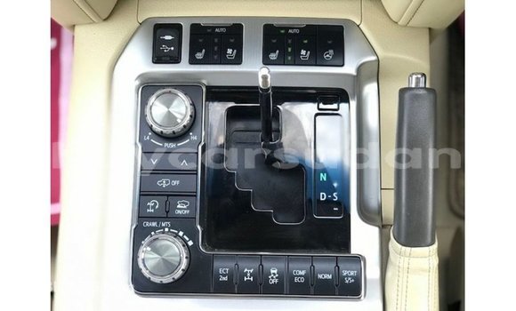 Buy Import Toyota Land Cruiser White Car in Import - Dubai in Al Jazirah State Buy Import Toyota Land Cruiser White Car in Import - Dubai in Al Jazirah State