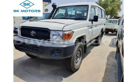 Buy Import Toyota Land Cruiser White Car in Import - Dubai in Al Jazirah State Buy Import Toyota Land Cruiser White Car in Import - Dubai in Al Jazirah State