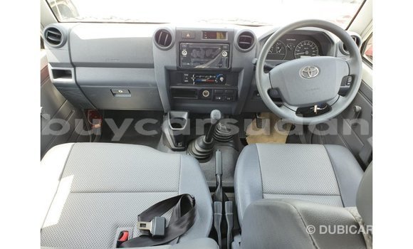 Buy Import Toyota Land Cruiser White Car in Import - Dubai in Al Jazirah State Buy Import Toyota Land Cruiser White Car in Import - Dubai in Al Jazirah State