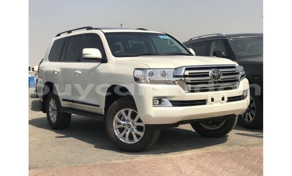 Acheter Import Voiture Toyota Land Cruiser Blanc à Import - Dubai, État d'Al Jazirah