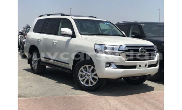 Acheter Import Voiture Toyota Land Cruiser Blanc à Import - Dubai, État d'Al Jazirah