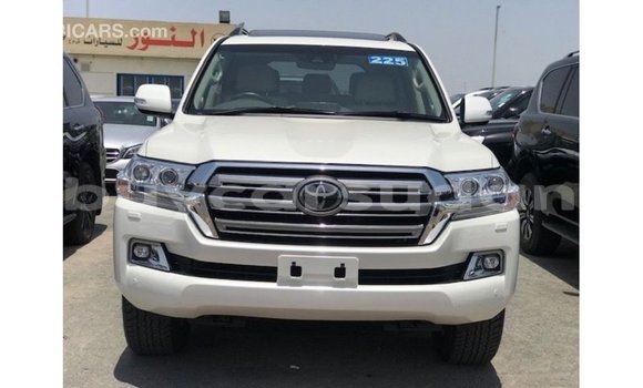 Buy Import Toyota Land Cruiser White Car in Import - Dubai in Al Jazirah State Buy Import Toyota Land Cruiser White Car in Import - Dubai in Al Jazirah State