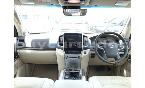 Buy Import Toyota Land Cruiser White Car in Import - Dubai in Al Jazirah State Buy Import Toyota Land Cruiser White Car in Import - Dubai in Al Jazirah State