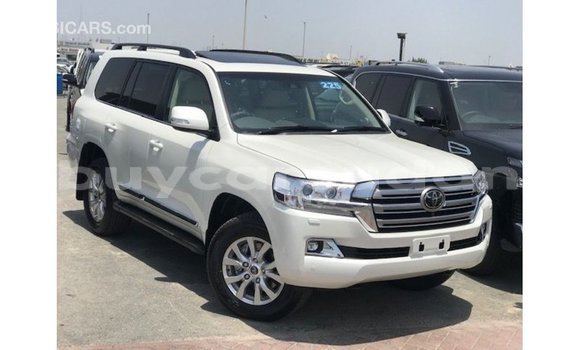 Buy Import Toyota Land Cruiser White Car in Import - Dubai in Al Jazirah State Buy Import Toyota Land Cruiser White Car in Import - Dubai in Al Jazirah State