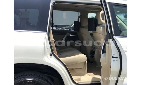 Buy Import Toyota Land Cruiser White Car in Import - Dubai in Al Jazirah State Buy Import Toyota Land Cruiser White Car in Import - Dubai in Al Jazirah State