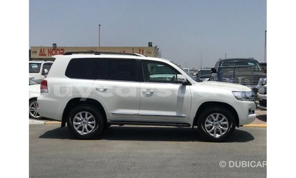 Buy Import Toyota Land Cruiser White Car in Import - Dubai in Al Jazirah State Buy Import Toyota Land Cruiser White Car in Import - Dubai in Al Jazirah State