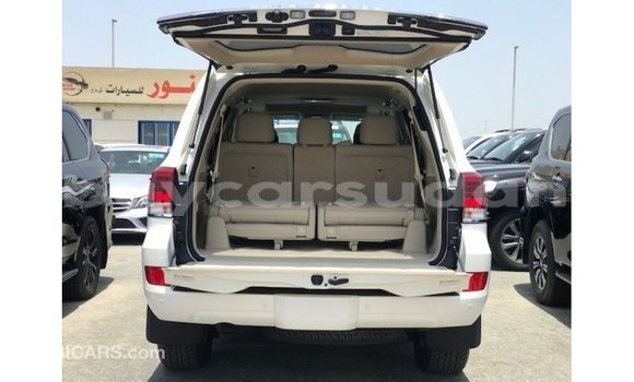 Buy Import Toyota Land Cruiser White Car in Import - Dubai in Al Jazirah State Buy Import Toyota Land Cruiser White Car in Import - Dubai in Al Jazirah State