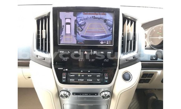 Buy Import Toyota Land Cruiser White Car in Import - Dubai in Al Jazirah State Buy Import Toyota Land Cruiser White Car in Import - Dubai in Al Jazirah State
