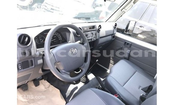 Buy Import Toyota Land Cruiser White Car in Import - Dubai in Al Jazirah State Buy Import Toyota Land Cruiser White Car in Import - Dubai in Al Jazirah State