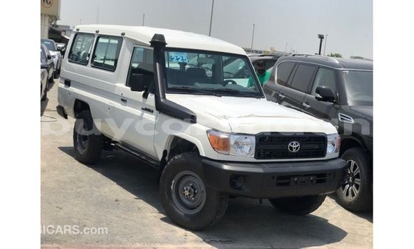 Buy Import Toyota Land Cruiser White Car in Import - Dubai in Al Jazirah State Buy Import Toyota Land Cruiser White Car in Import - Dubai in Al Jazirah State