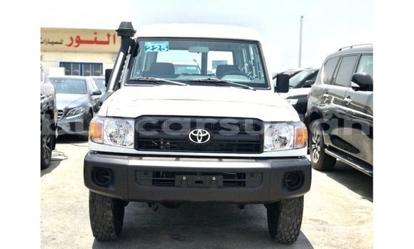Buy Import Toyota Land Cruiser White Car in Import - Dubai in Al Jazirah State Buy Import Toyota Land Cruiser White Car in Import - Dubai in Al Jazirah State