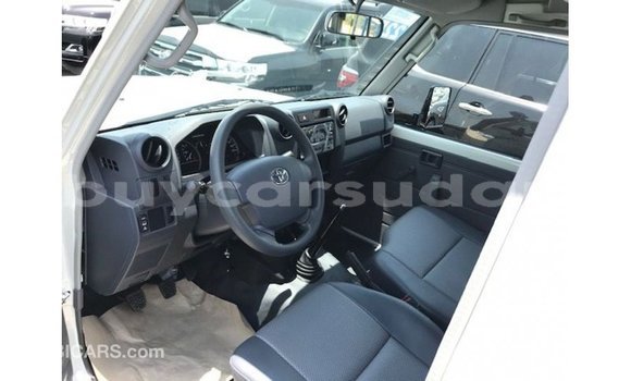 Buy Import Toyota Land Cruiser White Car in Import - Dubai in Al Jazirah State Buy Import Toyota Land Cruiser White Car in Import - Dubai in Al Jazirah State