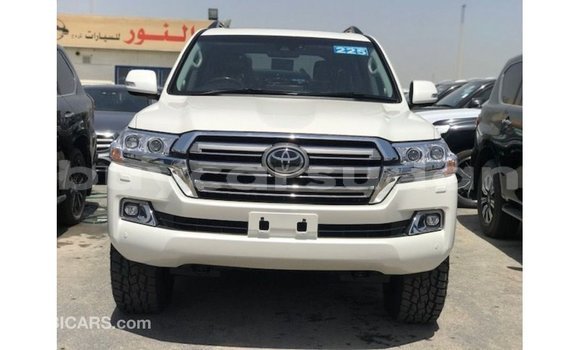 Buy Import Toyota Land Cruiser White Car in Import - Dubai in Al Jazirah State Buy Import Toyota Land Cruiser White Car in Import - Dubai in Al Jazirah State