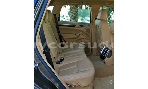 Buy Import Porsche Cayenne Brown Car in Import - Dubai in Al Jazirah State Buy Import Porsche Cayenne Brown Car in Import - Dubai in Al Jazirah State