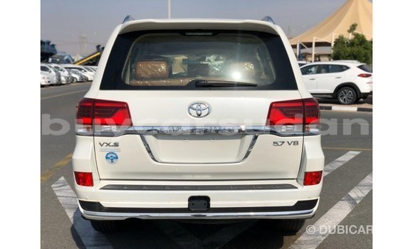 Buy Import Toyota Land Cruiser White Car in Import - Dubai in Al Jazirah State Buy Import Toyota Land Cruiser White Car in Import - Dubai in Al Jazirah State