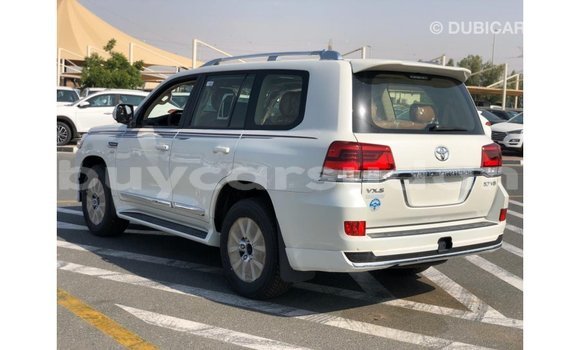 Buy Import Toyota Land Cruiser White Car in Import - Dubai in Al Jazirah State Buy Import Toyota Land Cruiser White Car in Import - Dubai in Al Jazirah State
