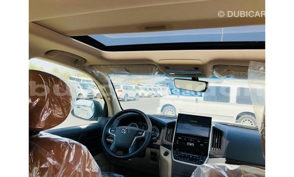 Buy Import Toyota Land Cruiser White Car in Import - Dubai in Al Jazirah State Buy Import Toyota Land Cruiser White Car in Import - Dubai in Al Jazirah State
