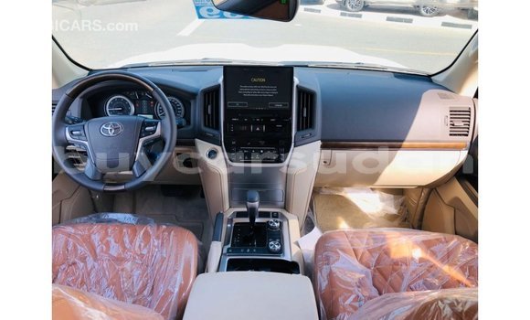 Buy Import Toyota Land Cruiser White Car in Import - Dubai in Al Jazirah State Buy Import Toyota Land Cruiser White Car in Import - Dubai in Al Jazirah State