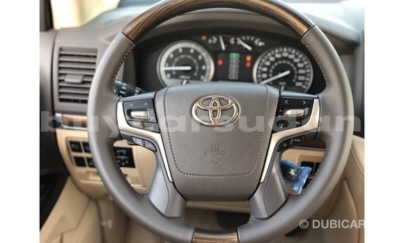 Buy Import Toyota Land Cruiser White Car in Import - Dubai in Al Jazirah State Buy Import Toyota Land Cruiser White Car in Import - Dubai in Al Jazirah State
