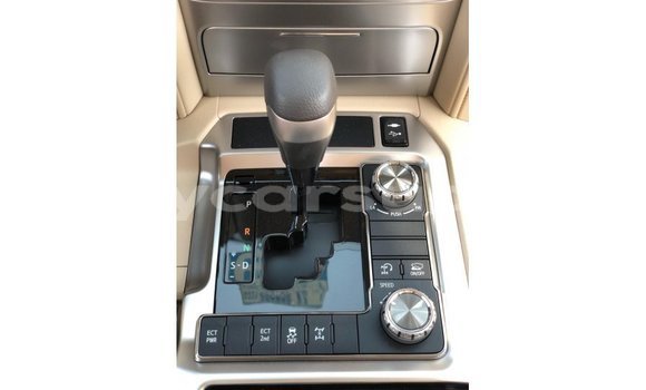 Buy Import Toyota Land Cruiser White Car in Import - Dubai in Al Jazirah State Buy Import Toyota Land Cruiser White Car in Import - Dubai in Al Jazirah State
