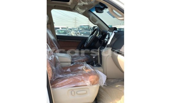 Buy Import Toyota Land Cruiser White Car in Import - Dubai in Al Jazirah State Buy Import Toyota Land Cruiser White Car in Import - Dubai in Al Jazirah State