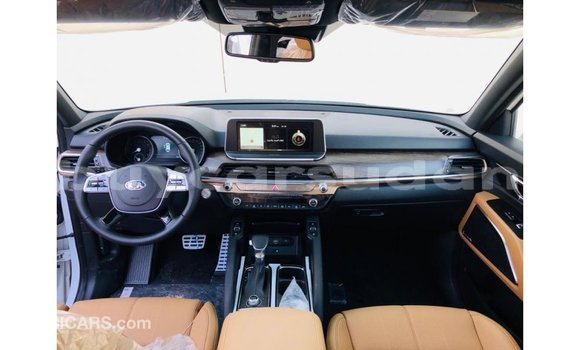 Acheter Import Voiture Kia Carens Blanc à Import - Dubai, État d'Al Jazirah Acheter Import Voiture Kia Carens Blanc à Import - Dubai, État d'Al Jazirah