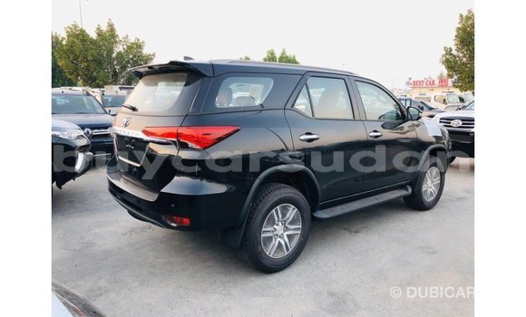 Acheter Import Voiture Toyota Fortuner Noir à Import - Dubai, État d'Al Jazirah Acheter Import Voiture Toyota Fortuner Noir à Import - Dubai, État d'Al Jazirah